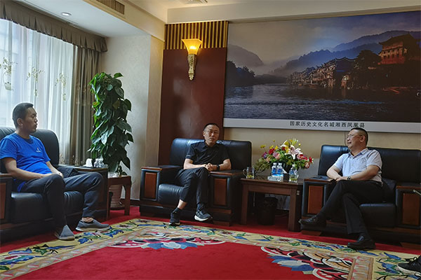 中國(guó)綠建聯(lián)盟理事長(zhǎng)與中國(guó)散協(xié)陶粒專委會(huì)受邀北京辦事處進(jìn)行投資洽談